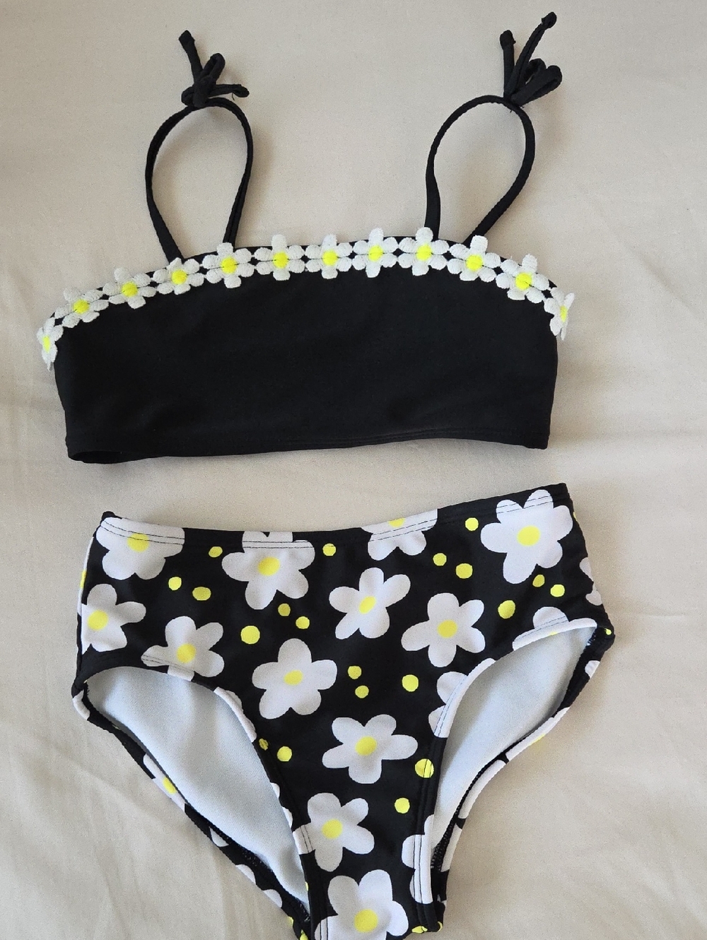 Cat&Jack Daisy And Black Floral 2 Piece Swim Wear Sz 6/7